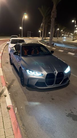 ב מ וו M4