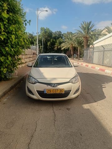 מודעת רכב יונדאי i20