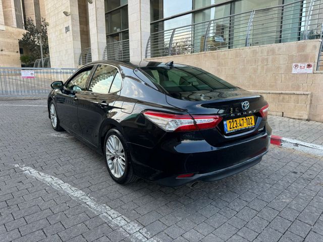 טויוטה קאמרי