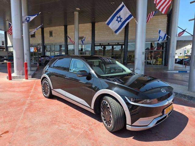 יונדאי איוניק 5