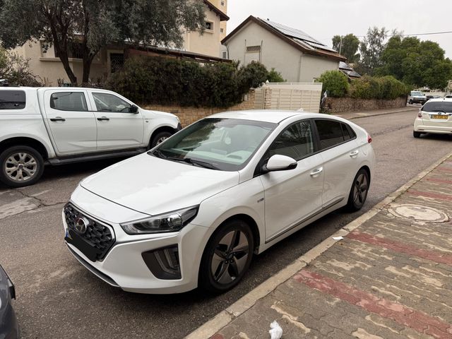יונדאי איוניק