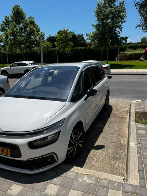 מודעת רכב סיטרואן C4 פיקאסו