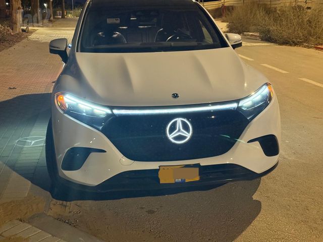 מודעת רכב מרצדס-בנץ EQS SUV