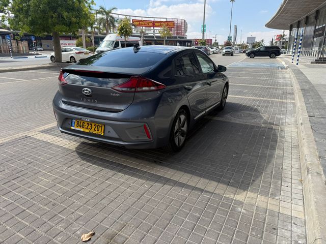 יונדאי איוניק