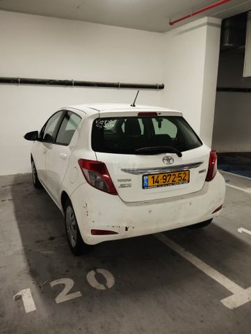 טויוטה יאריס