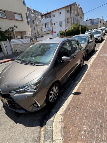 טויוטה יאריס