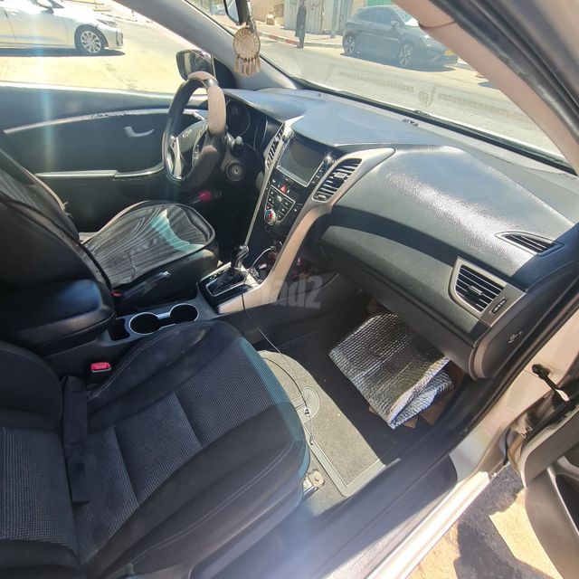 יונדאי i30