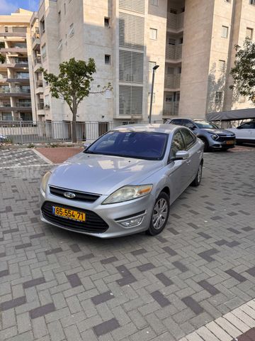 פורד מונדאו