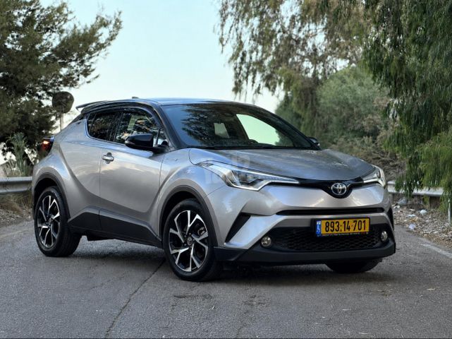 מודעת רכב טויוטה C-HR
