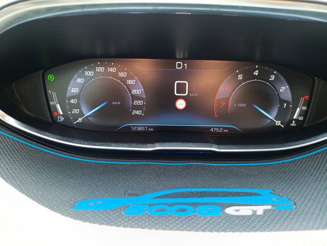 פיג'ו 5008