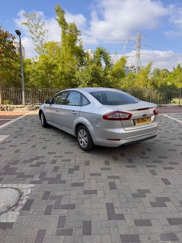 פורד מונדאו