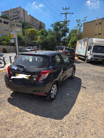 טויוטה יאריס