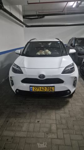 מודעת רכב טויוטה יאריס קרוס