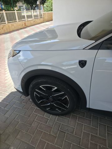 פיג'ו 3008