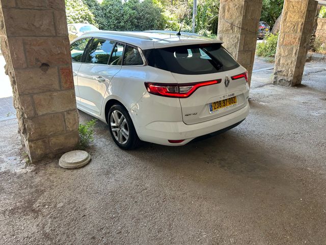 רנו מגאן