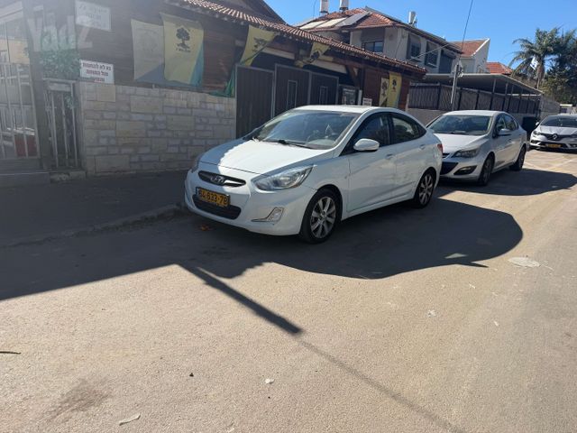 יונדאי אקסנט i25