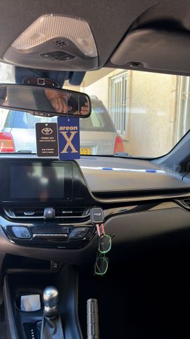מודעת רכב טויוטה C-HR