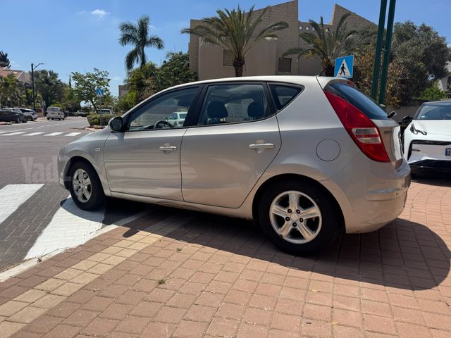 יונדאי i30