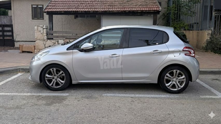 פיג'ו 208
