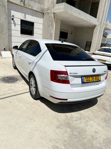 סקודה אוקטביה