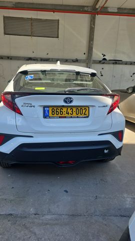 מודעת רכב טויוטה C-HR