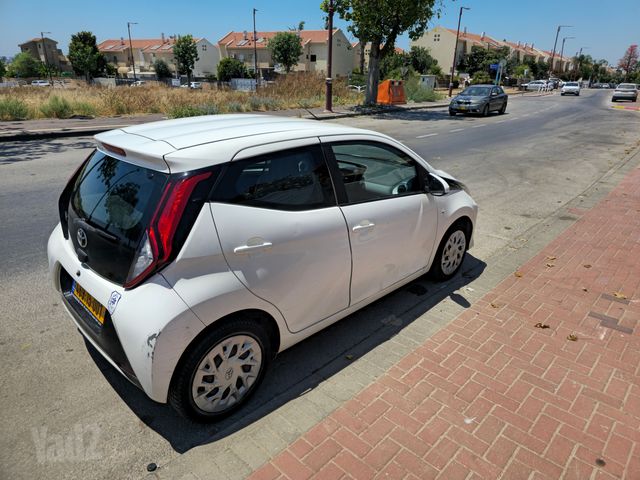טויוטה אייגו