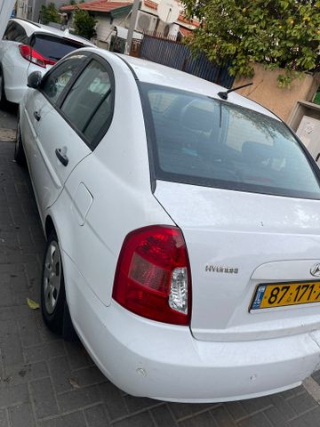 יונדאי אקסנט i25