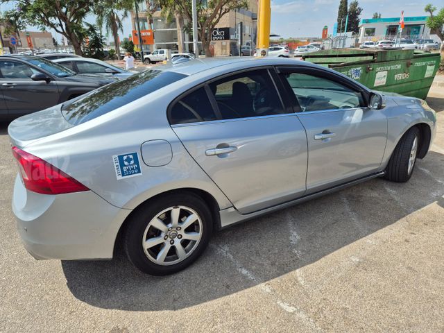 וולוו S60