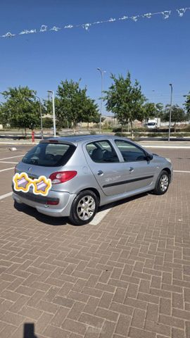 פיג'ו 206