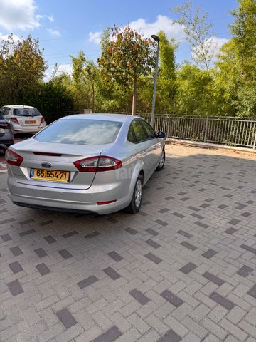 פורד מונדאו