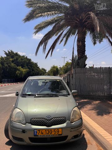 טויוטה יאריס