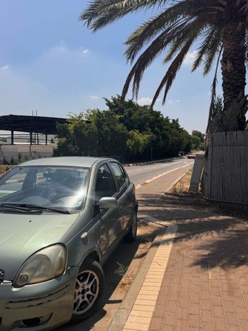 טויוטה יאריס