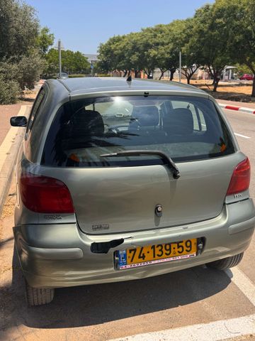 טויוטה יאריס