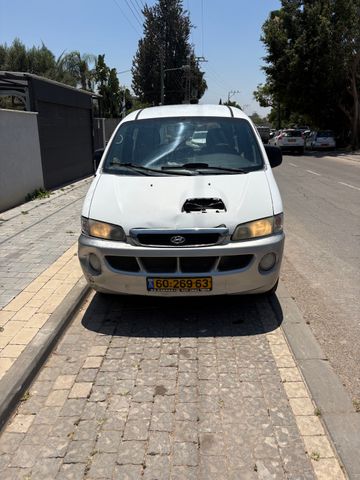 יונדאי H-1 / i800