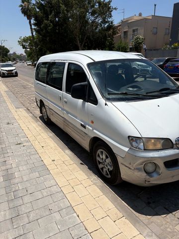 יונדאי H-1 / i800