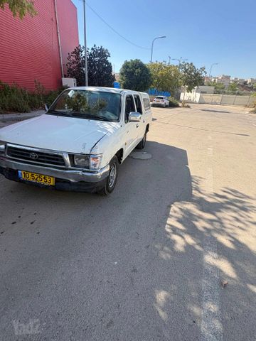 היילקס 4X2 SR ידני 2.4 (83 כ״ס)