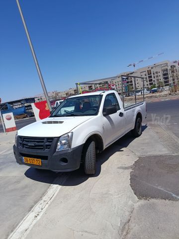 מודעת רכב איסוזו די-מקס