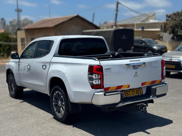מיצובישי טרייטון / L200