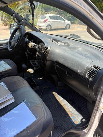 יונדאי H-1 / i800