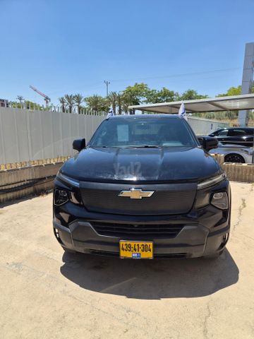 מודעת רכב שברולט סילברדו EV