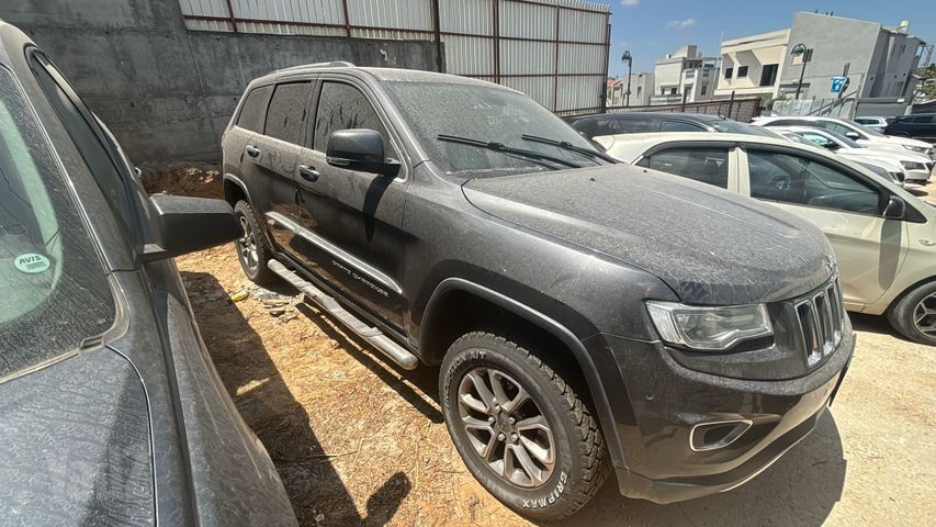 מודעת רכב ג'יפ גרנד צ'ירוקי