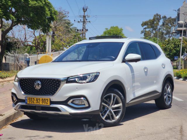 מודעת רכב אם ג'י EHS PHEV