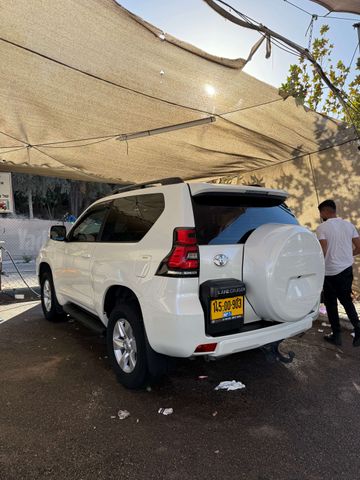 טויוטה לנד קרוזר