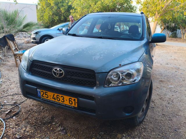 טויוטה RAV4