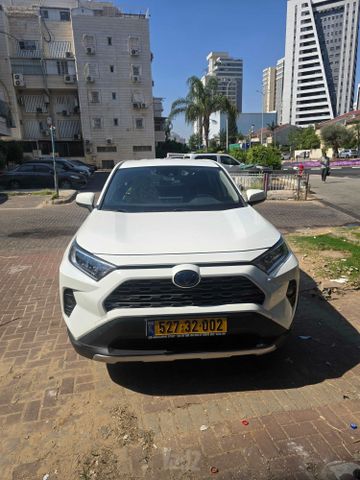 מודעת רכב טויוטה RAV4