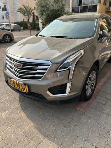קאדילק XT5