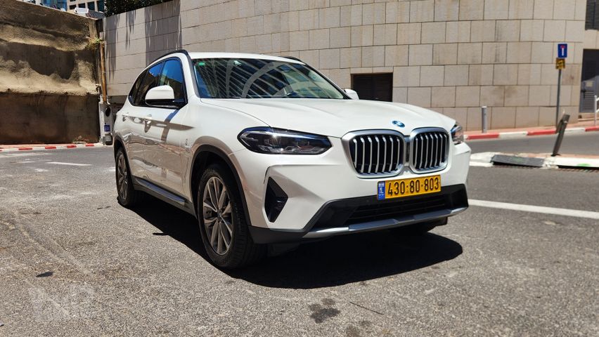 ב מ וו X3