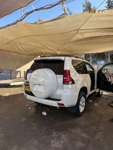 טויוטה לנד קרוזר