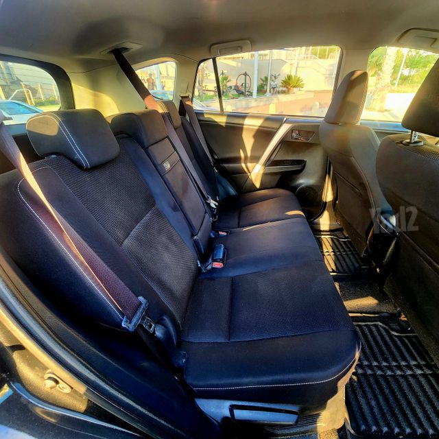 טויוטה RAV4