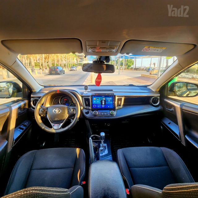 טויוטה RAV4